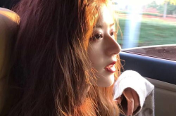 好看的头像女生伤感,“伤感氛围下的唯美女生头像精选”